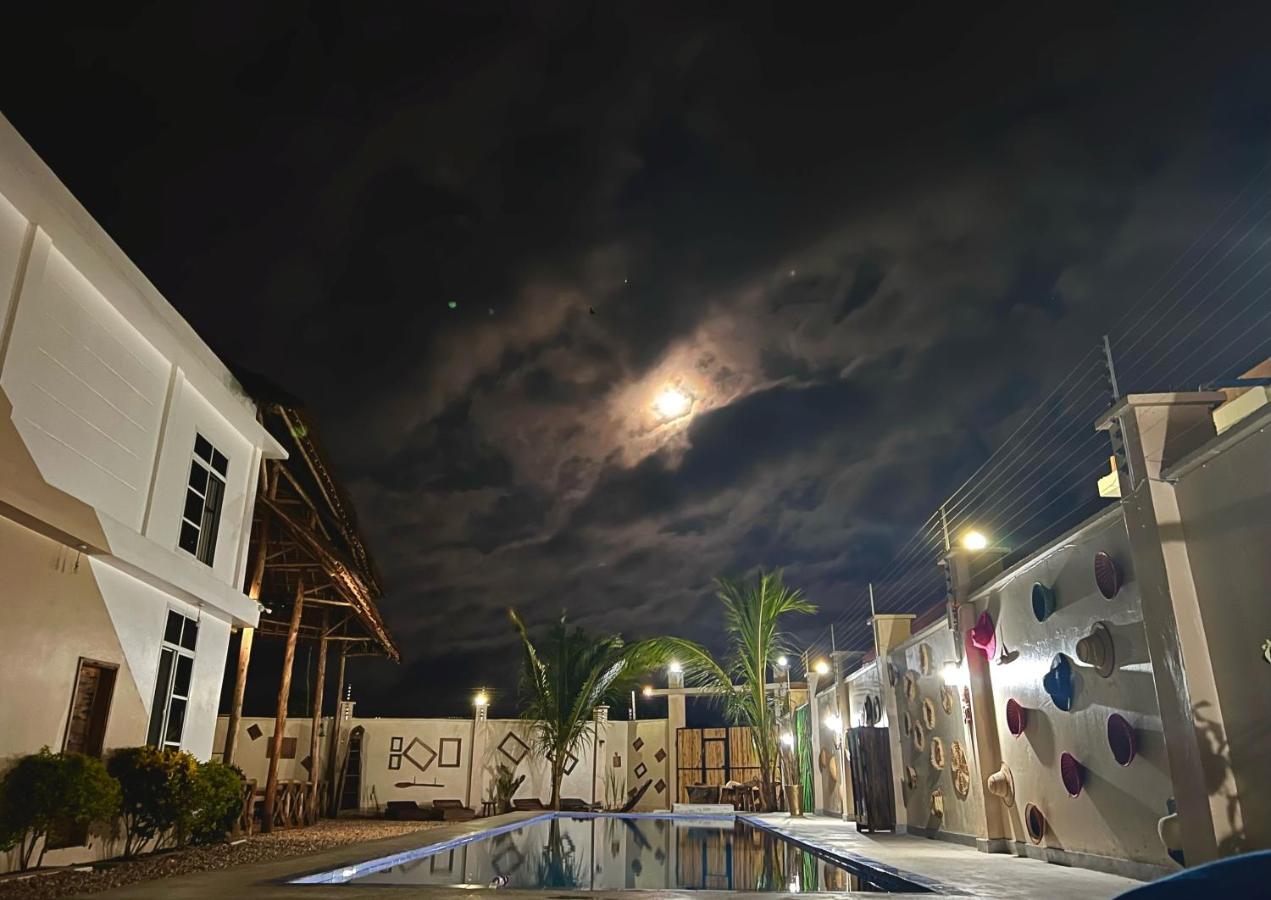 Vick Boutique Hotel With New Power Backup Nungwi Exterior photo