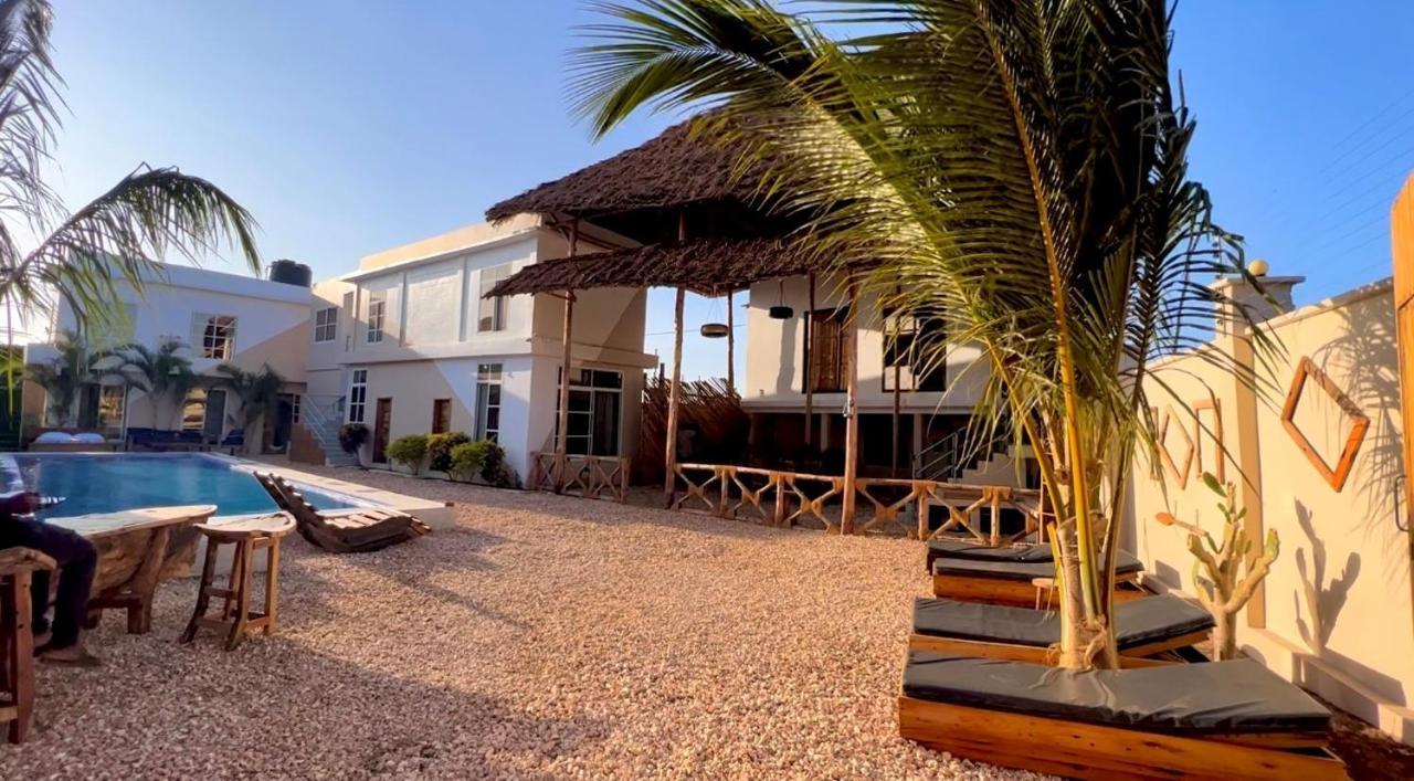 Vick Boutique Hotel With New Power Backup Nungwi Exterior photo
